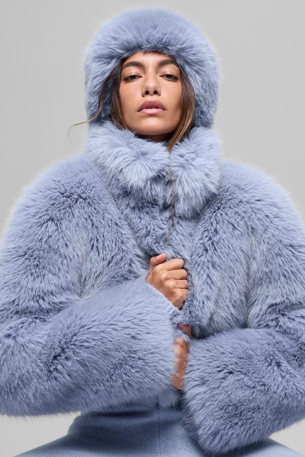 Opulent Faux Fur Cropped Jacket – Winter Frost